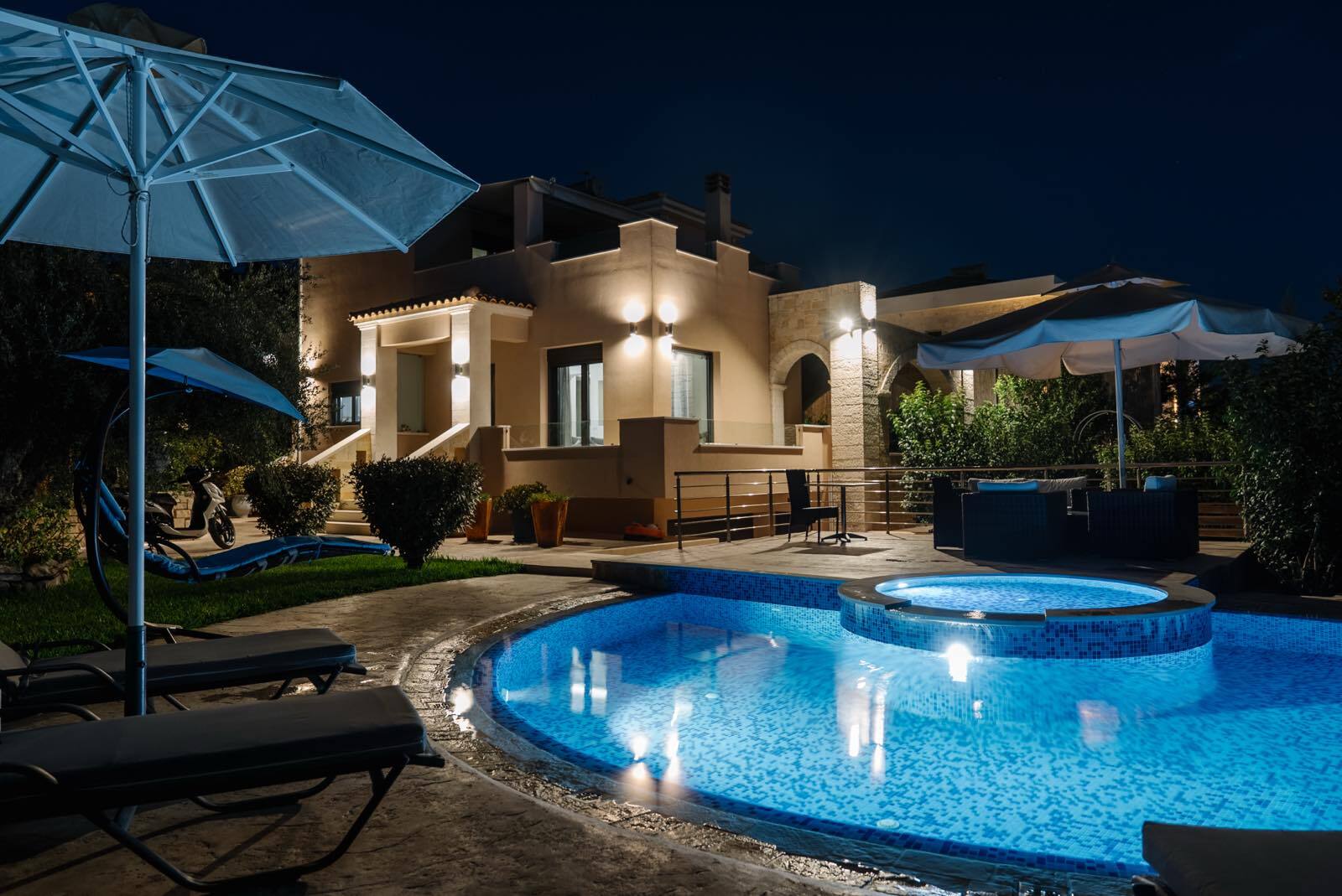 Zakynthos 3 bedroom villa Kalamaki at night, Romanza Villa I and private pool